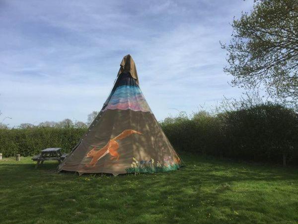 Big Sky Tipi Holidays Wartling Zewnętrze zdjęcie